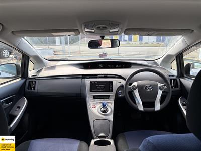 2013 Toyota Prius - Thumbnail