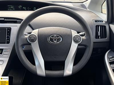 2013 Toyota Prius - Thumbnail