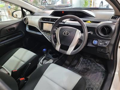 2016 Toyota Aqua - Thumbnail