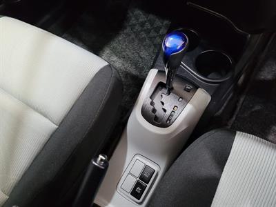 2016 Toyota Aqua - Thumbnail