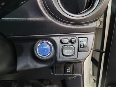 2016 Toyota Aqua - Thumbnail