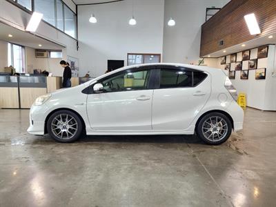 2016 Toyota Aqua - Thumbnail