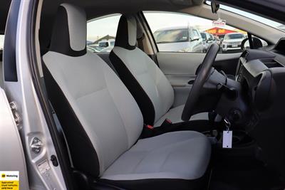 2014 Toyota Aqua - Thumbnail