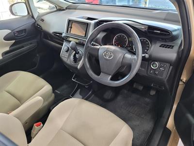 2013 Toyota Wish - Thumbnail