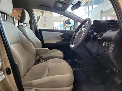 2013 Toyota Wish - Thumbnail
