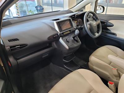 2013 Toyota Wish - Thumbnail