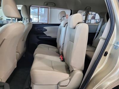 2013 Toyota Wish - Thumbnail