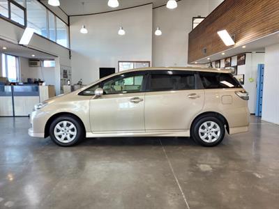 2013 Toyota Wish - Thumbnail