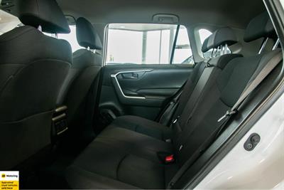 2021 Toyota RAV4 - Thumbnail