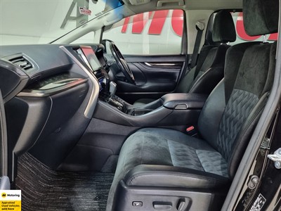 2017 Toyota Vellfire - Thumbnail