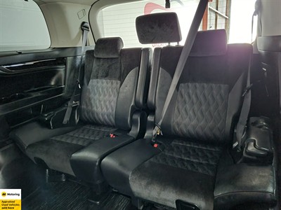 2017 Toyota Vellfire - Thumbnail