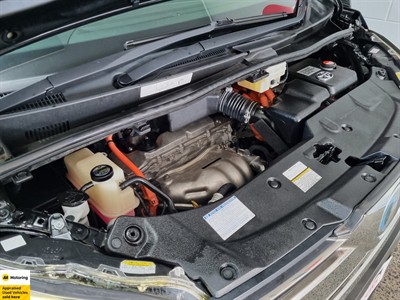 2017 Toyota Vellfire - Thumbnail