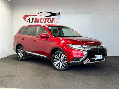 2022 Mitsubishi Outlander - Thumbnail