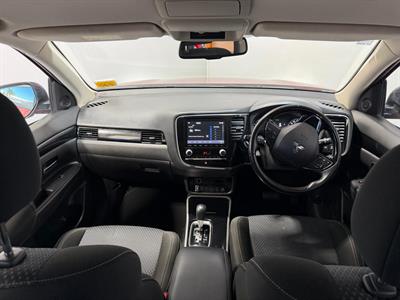 2022 Mitsubishi Outlander - Thumbnail