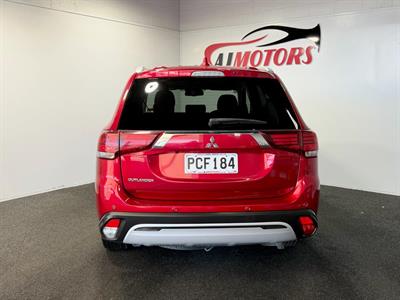 2022 Mitsubishi Outlander - Thumbnail