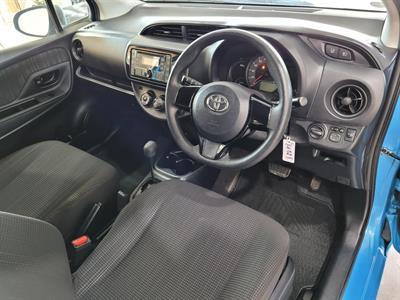 2017 Toyota Vitz - Thumbnail