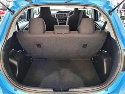 2017 Toyota Vitz - Thumbnail