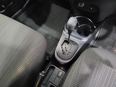 2017 Toyota Vitz - Thumbnail