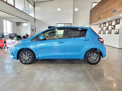 2017 Toyota Vitz - Thumbnail