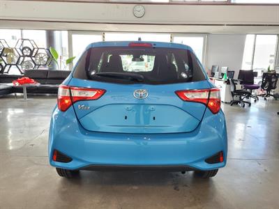 2017 Toyota Vitz - Thumbnail