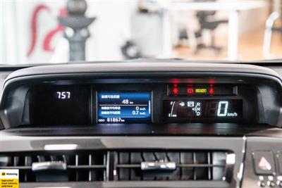 2018 Toyota Prius - Thumbnail