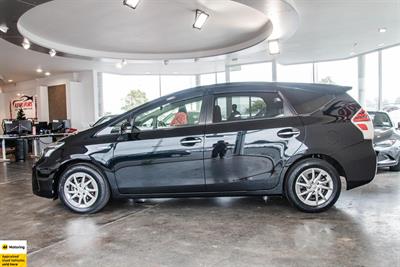 2018 Toyota Prius - Thumbnail
