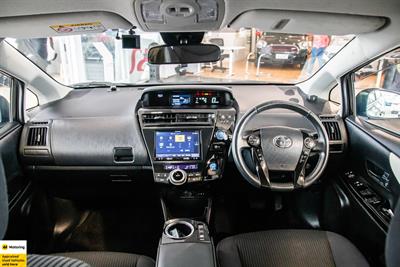 2018 Toyota Prius - Thumbnail