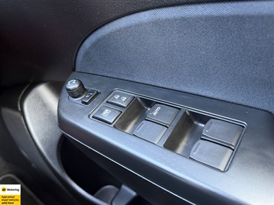 2015 Suzuki Swift - Thumbnail