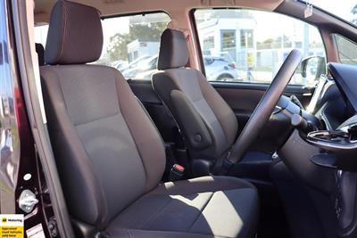 2015 Toyota Noah - Thumbnail