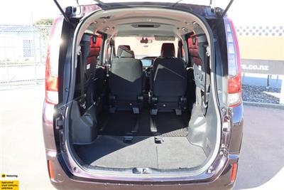 2015 Toyota Noah - Thumbnail