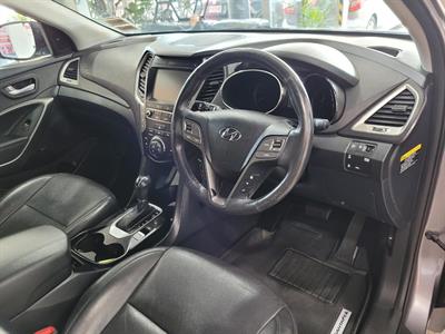 2017 Hyundai Santa Fe - Thumbnail