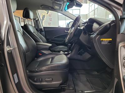 2017 Hyundai Santa Fe - Thumbnail