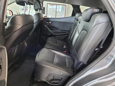 2017 Hyundai Santa Fe - Thumbnail