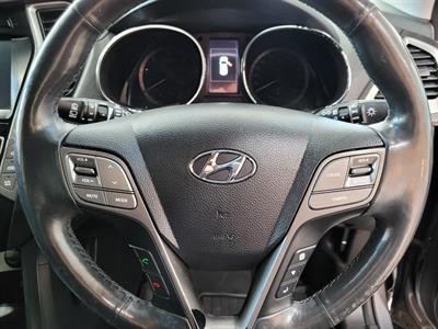 2017 Hyundai Santa Fe - Thumbnail