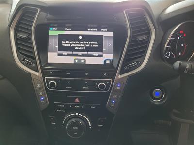 2017 Hyundai Santa Fe - Thumbnail