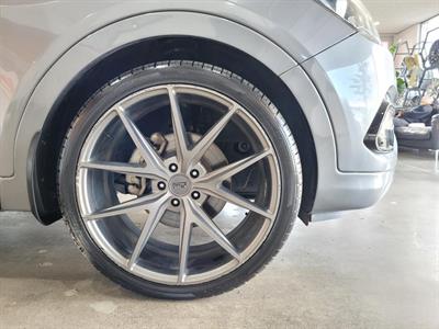 2017 Hyundai Santa Fe - Thumbnail