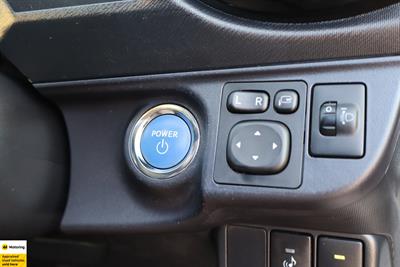2015 Toyota Aqua - Thumbnail