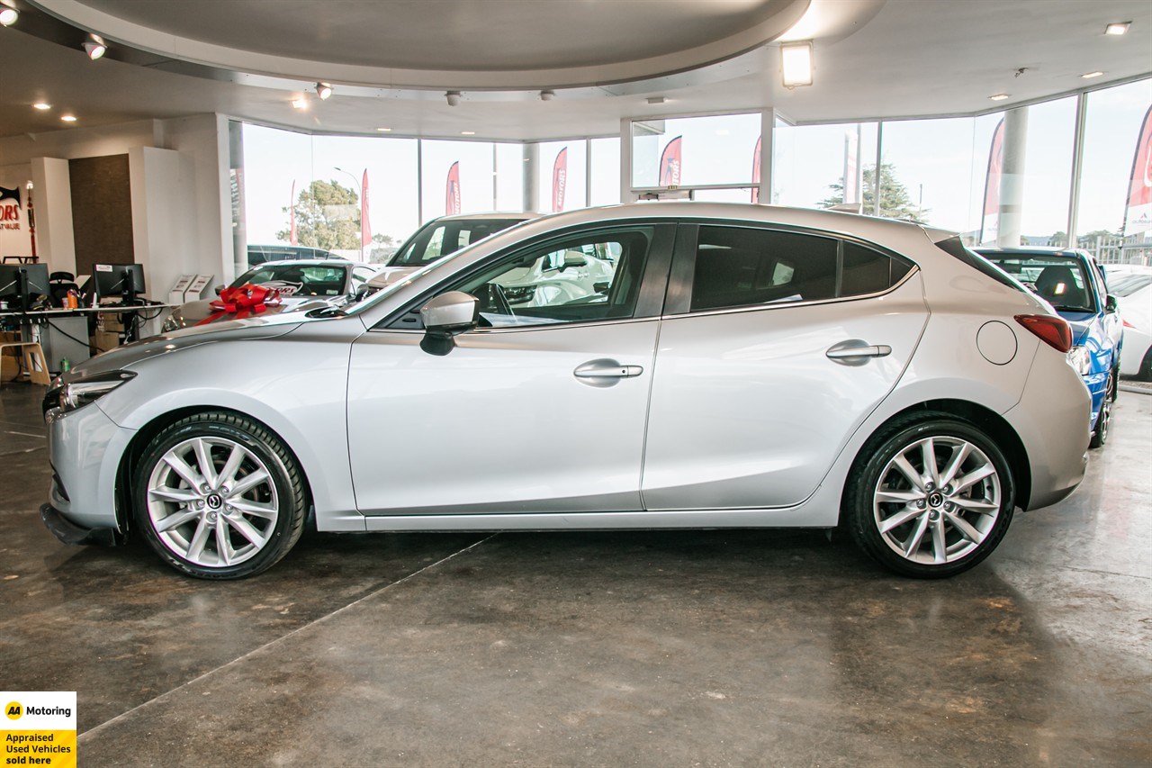 2016 Mazda Axela