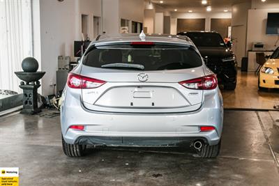 2016 Mazda Axela - Thumbnail