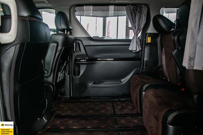 2014 Toyota Alphard - Thumbnail