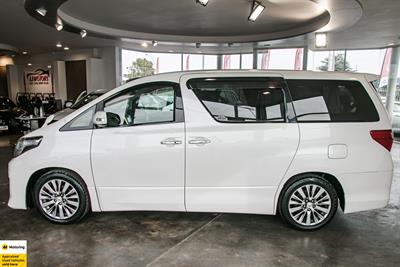2014 Toyota Alphard - Thumbnail