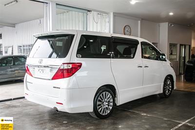 2014 Toyota Alphard - Thumbnail