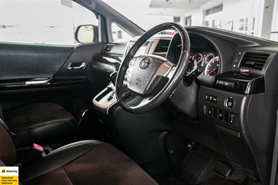 2014 Toyota Alphard - Thumbnail