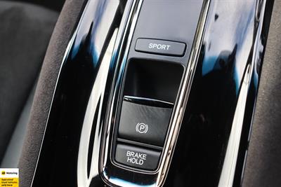 2017 Honda Vezel - Thumbnail