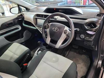 2012 Toyota Aqua - Thumbnail