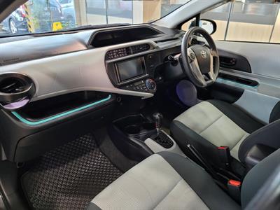 2012 Toyota Aqua - Thumbnail