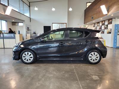 2012 Toyota Aqua - Thumbnail