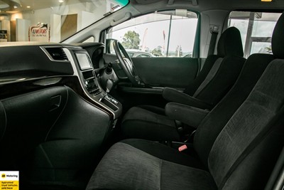 2013 Toyota Vellfire - Thumbnail