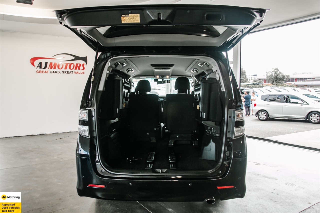 2013 Toyota Vellfire