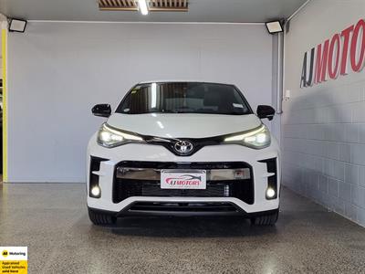 2019 Toyota C-HR - Thumbnail